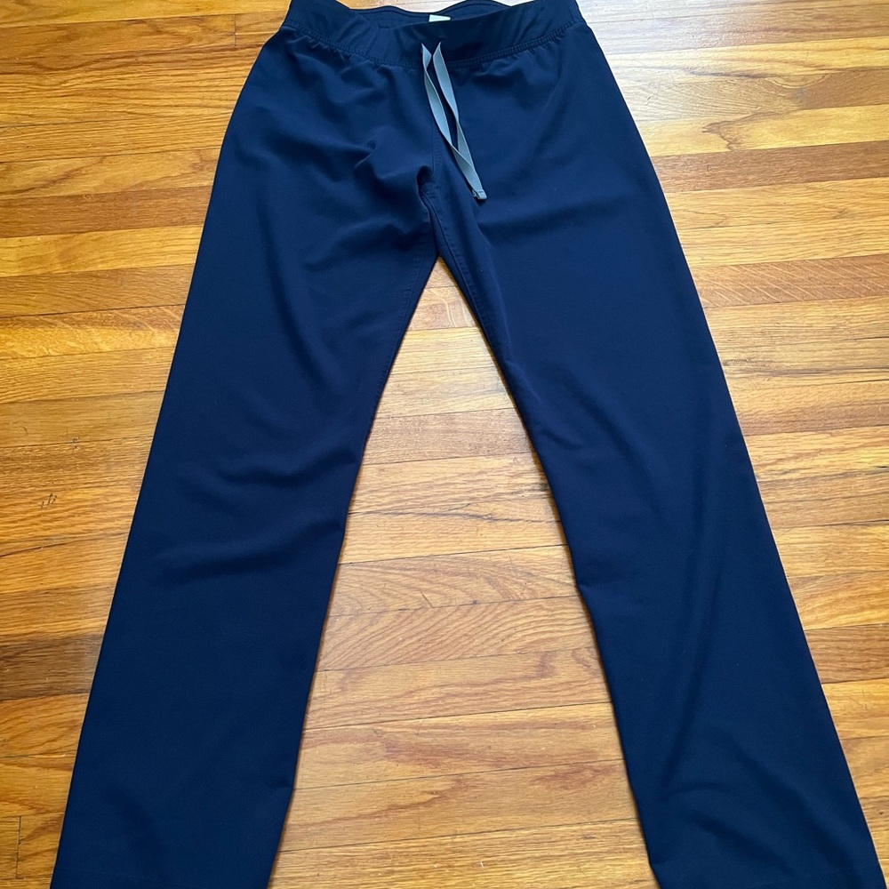 Figs Livingston scrub pants. Size small/tall in navy blue